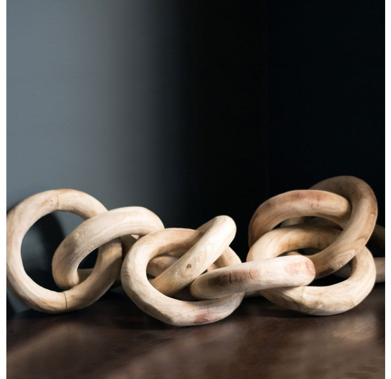 oversized chain link decor made from wood