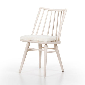 Oak Crest Windsor Chair: Customizable Seat with a Contemporary Twist on Classic Oak Design